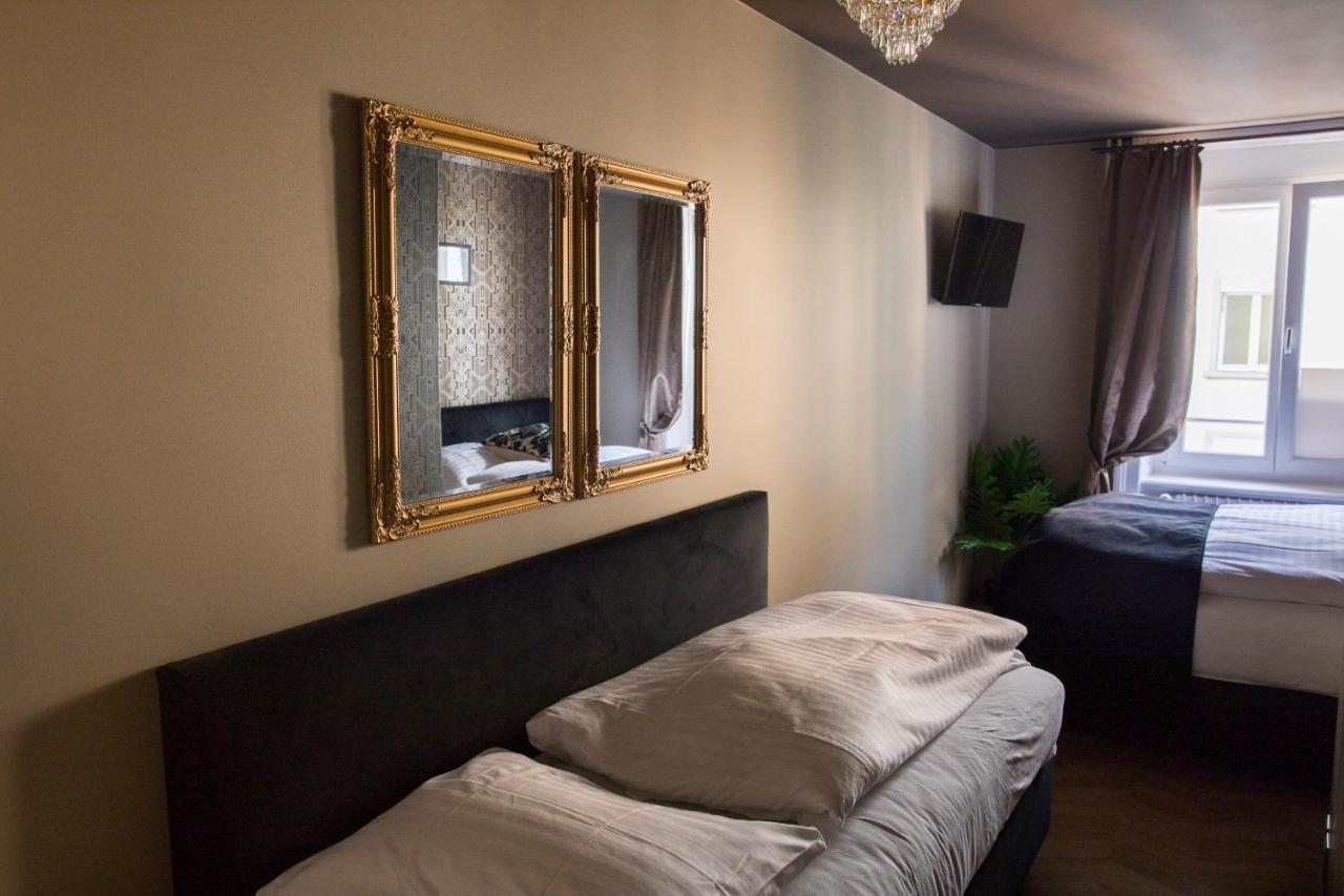 The Henry Self Check-In Guesthouse Zurich Exterior photo