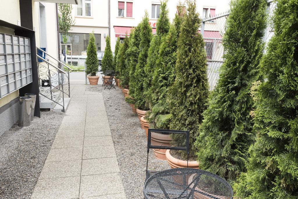 The Henry Self Check-In Guesthouse Zurich Exterior photo